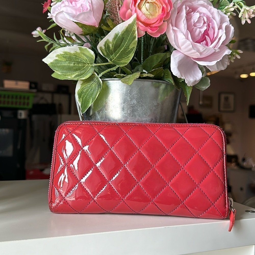 CHANEL - 💯 Authentic Hot Pink Quilted Patent Leather Long Zippy Classic Wallet - Picture 6 of 16